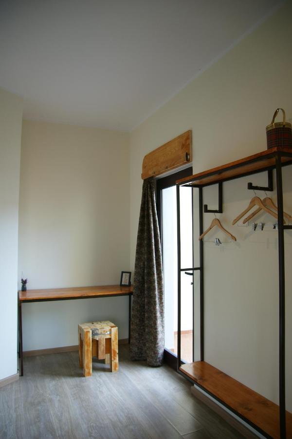 The Golden Rooster Hostel Tirana Kültér fotó