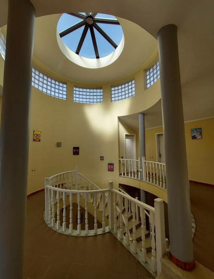 The Golden Rooster Hostel Tirana Kültér fotó